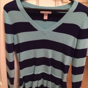 Brand new w/o Tag Banana Republic Size M sweater.